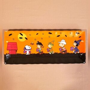 PEANUTS GANG HALLOWEEN TRICK OR TREATING TRAY